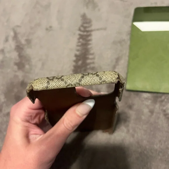 AUTHENTIC GUCCI PHONE CASE (IPHONE 13 PRO MAX) - Picture 10 of 12